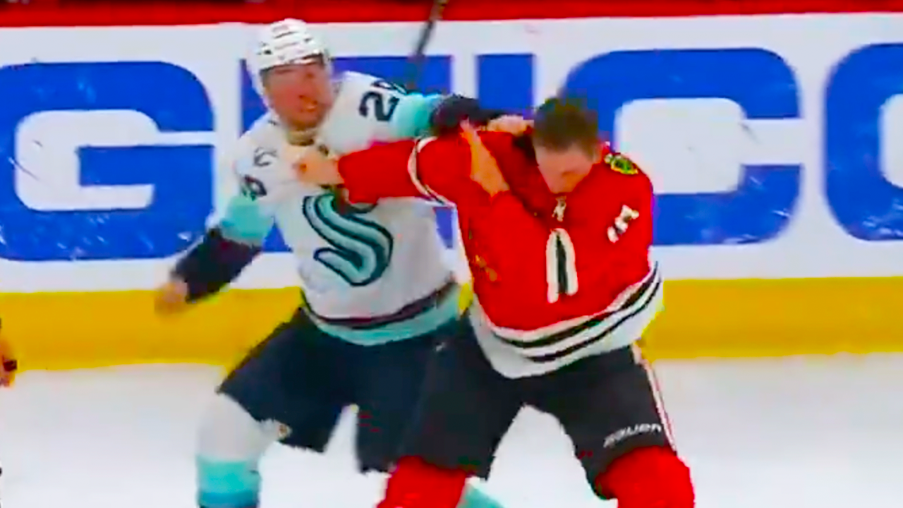 Connor Murphy Vince Dunn Fight w/ Chandler Stephenson | Seattle Kraken vs Chicago Blackhawks 2024 NHL Highlights