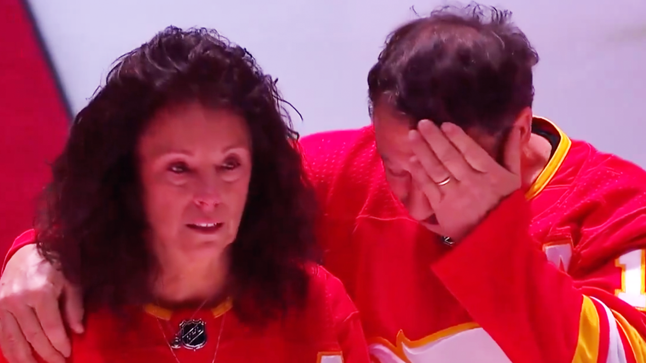 Emotional Ceremonial Faceoff with Johnny Gaudreau’s family | Columbus Blue Jackets vs Calgary Flames Highlights