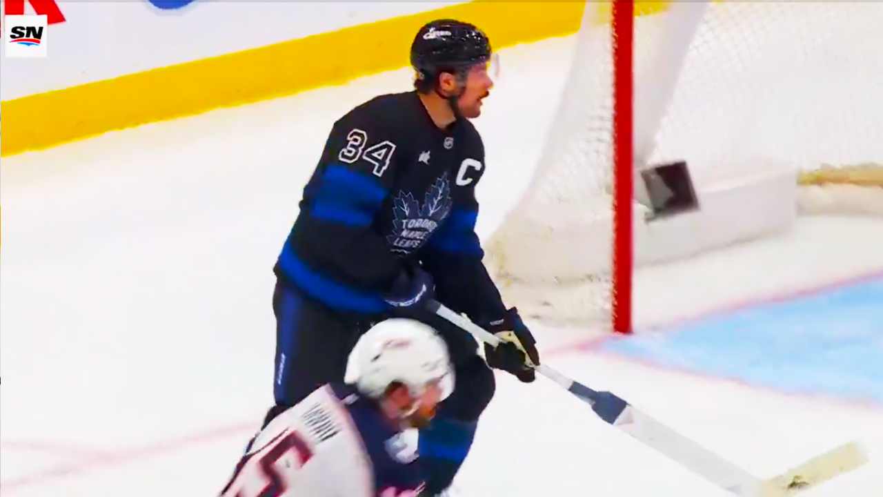 Auston Matthews and Elvis Merzlikins both lose sticks, Elvis took AM34’s, Auston picks up goalie stick | Toronto Maple Leafs vs Columbus Blue Jackets 2025 NHL Highlights