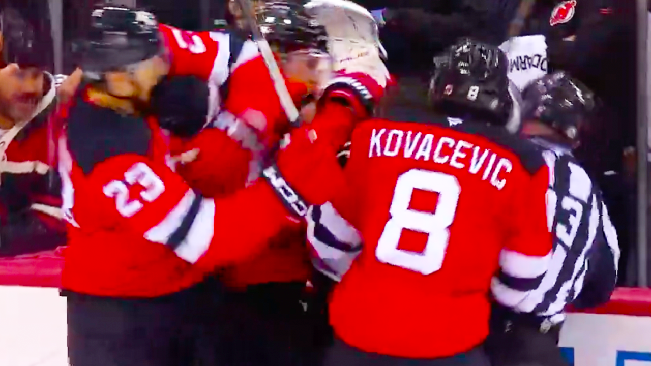 Garnet Hathaway, Kovacevic, Kurtis MacDermid, Bastian, Seeler Fight | New Jersey Devils vs Philadelphia Flyers 2025 NHL Highlights