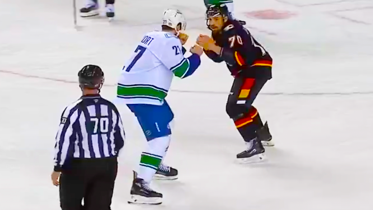 Ryan Lomberg Derek Forbort Fight | Calgary Flames vs Vancouver Canucks 2024 NHL Highlights