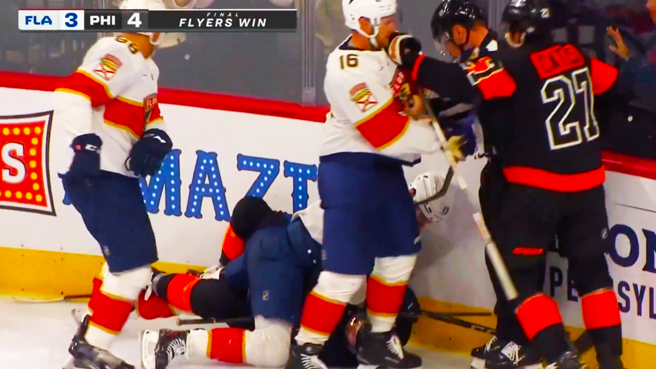 Travis Konecny Matthew Tkachuk Fight Scrum | Florida Panthers vs Philadelphia Flyers 2025 NHL Highlights