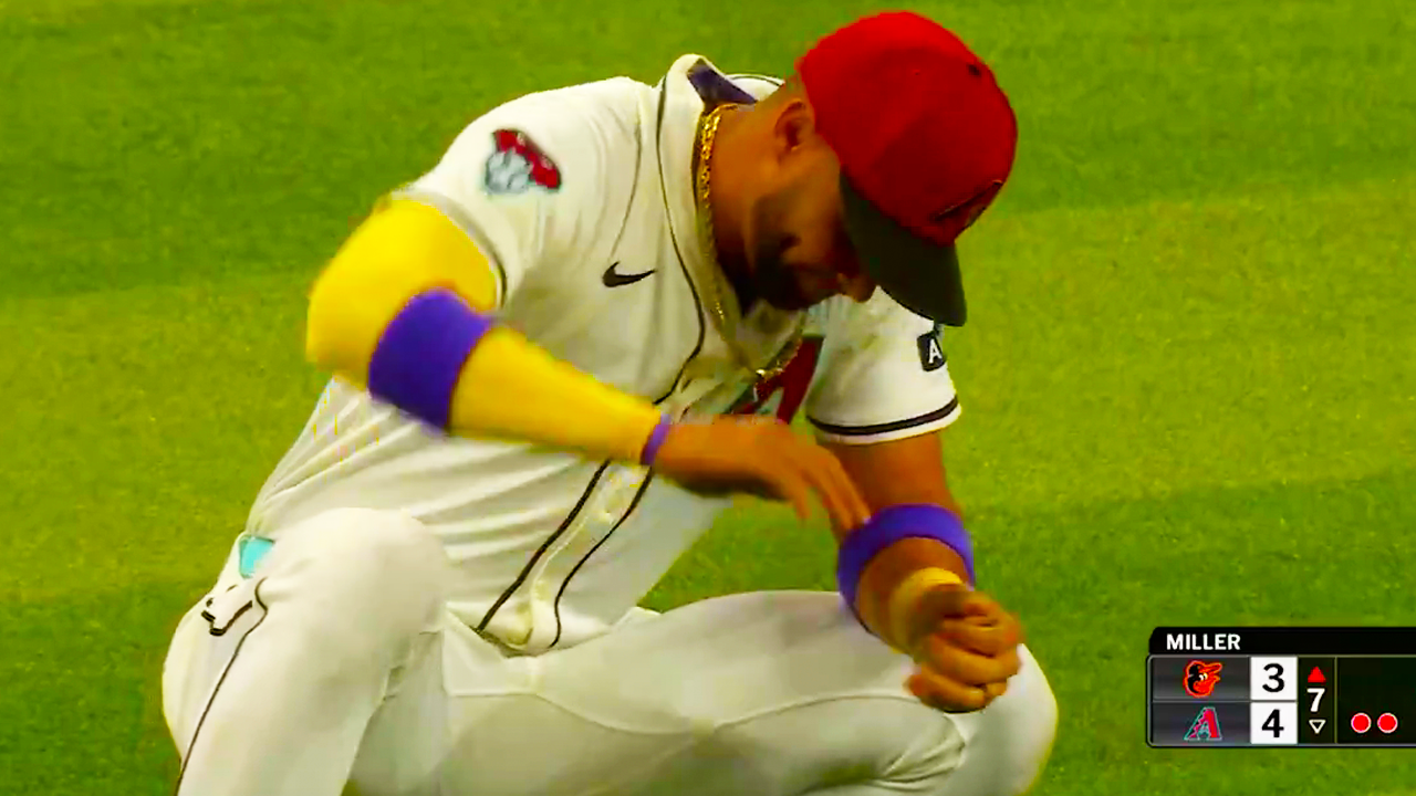 Lourdes Gurriel Jr Error LAUNCHED this throw to the backstop | Orioles vs Diamondbacks 2025 MLB Highlights