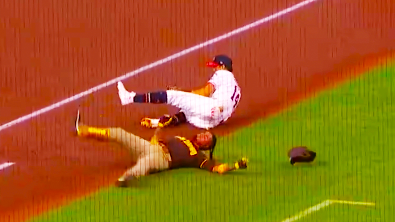 Luis Arráez Injury / Maurico Dubón Collision | San Diego Padres vs Houston Astros 2025 Highlights