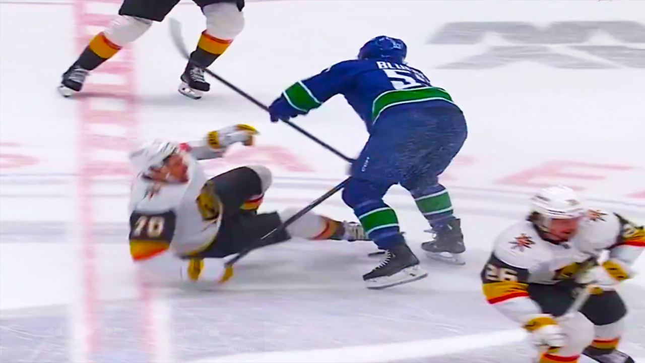 Tanner Pearson & Teddy Blueger collision face first | Golden Knights vs Canucks 2025 NHL Highlights