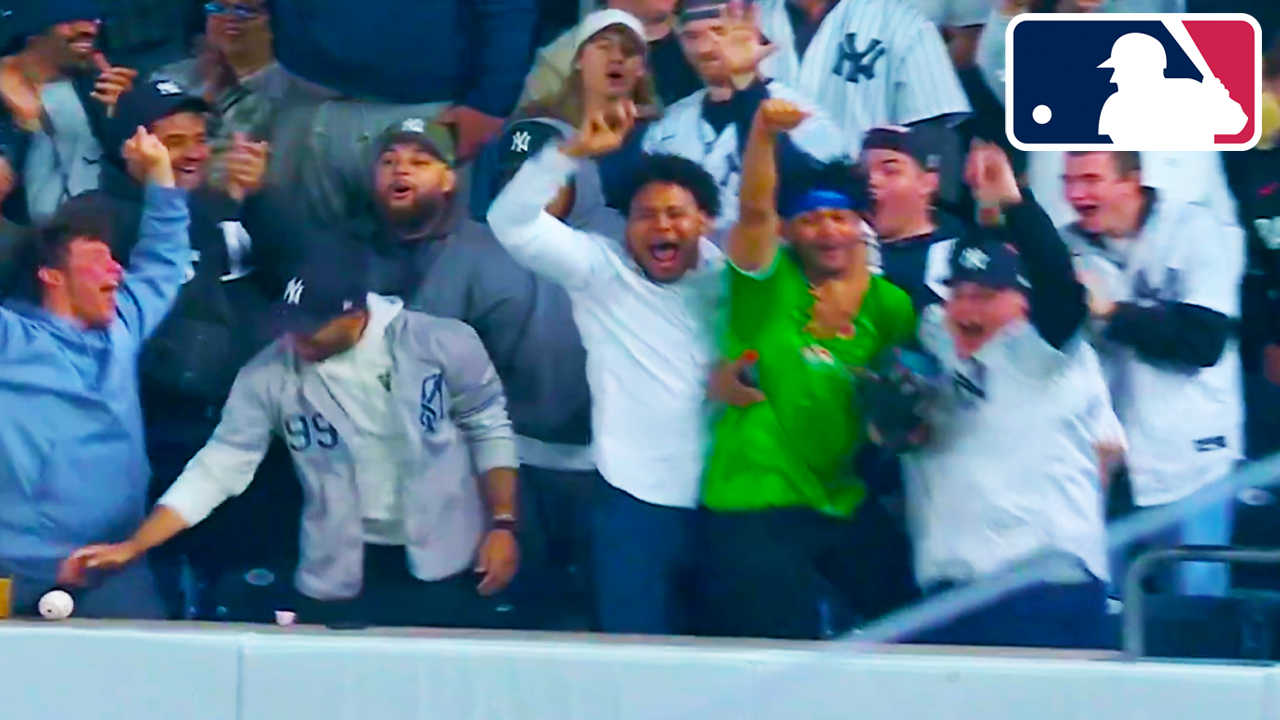 Fan catches Aaron Judges home run ball but drops it while celebrating and the fan next to him pockets it | New York Yankees vs San Diego Padres 2025 MLB Highlights