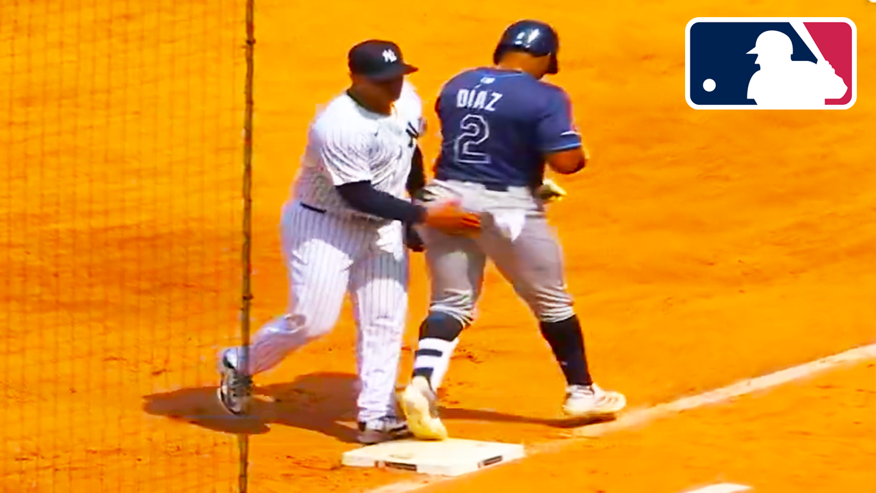Fernando Cruz smacks / slaps Yandy Diaz’s butt / ass | New York Yankees vs Tampa Bay Rays 2025 MLB Highlights
