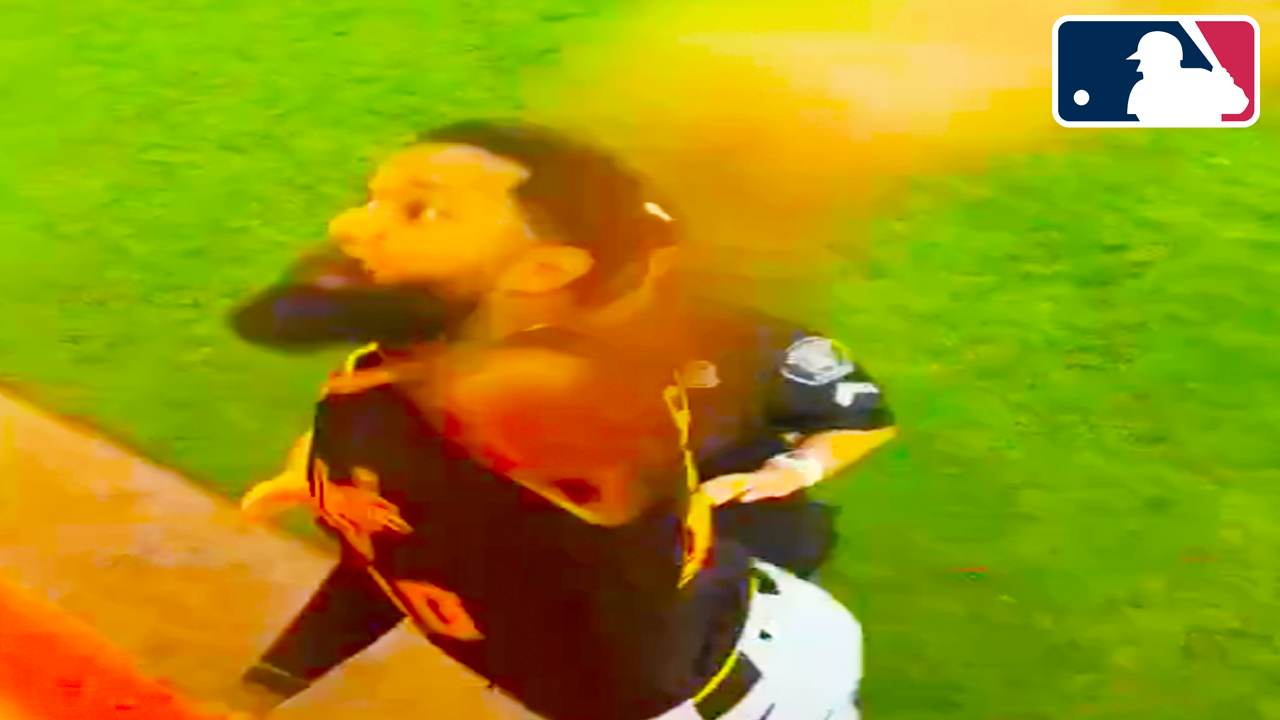 Dennis Santana Swinging Fighting at Fans from Bullpen | Pirates vs Tigers 2025 MLB Highlights