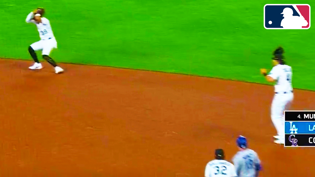 Michael Toglia Catching Error on Max Muncy Pop Up from Heavy Rain | Dodgers vs Rockies 2025 MLB