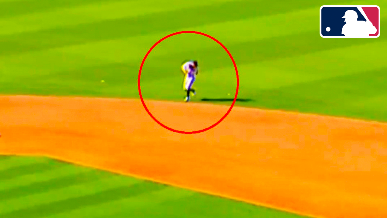 Aaron Judge being hit in head by Anthony Volpe’s throw : ball | Yankees vs Mets 2025 MLB Highlights