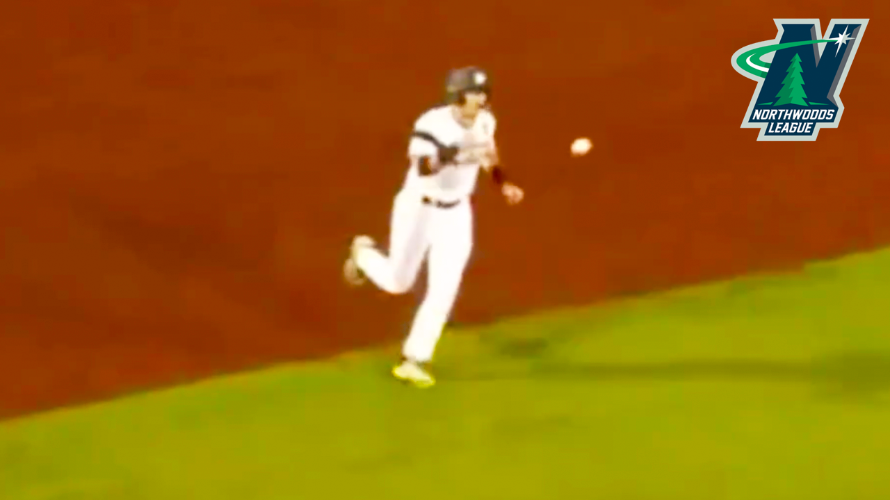 Baserunner Ethan Surowiec fields ground ball to prevent double play | La Crosse Loggers vs Duluth Huskies 2025 Northwoods League Highlights