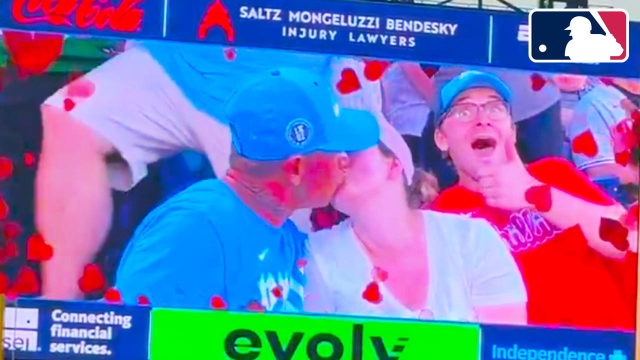 Coldplay Kiss Kissing Cam at Phillies Game | Phillies vs LA Angels 2025 MLB Highlights