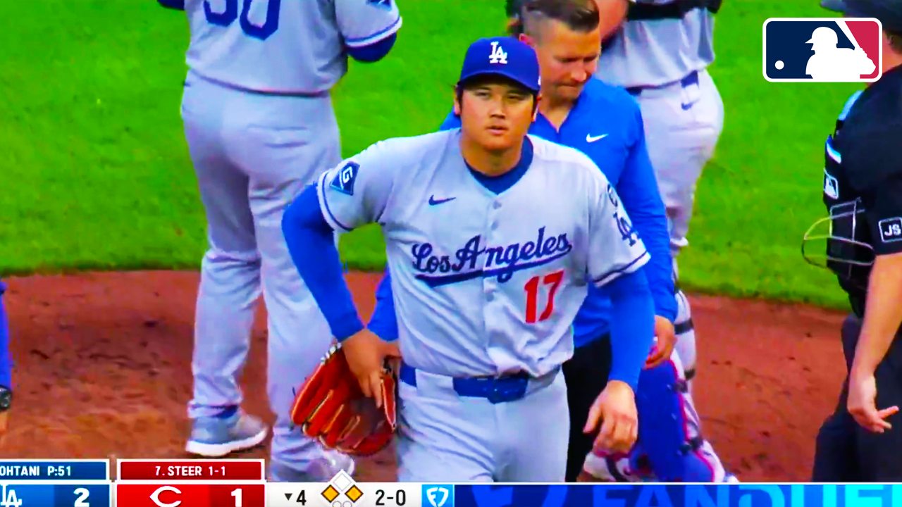 Shohei Ohtani Injury pulled from the game mid AB after throwing six balls in a row | Dodgers vs Reds 2025 MLB Highlights