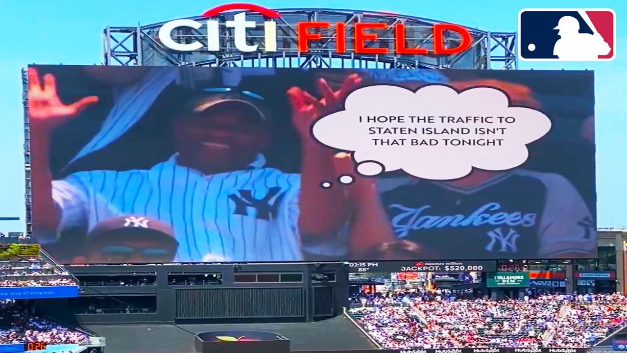 The Mets are trolling Yankees fans on the Jumbotron | Yankees vs Mets 2025 MLB Highlights