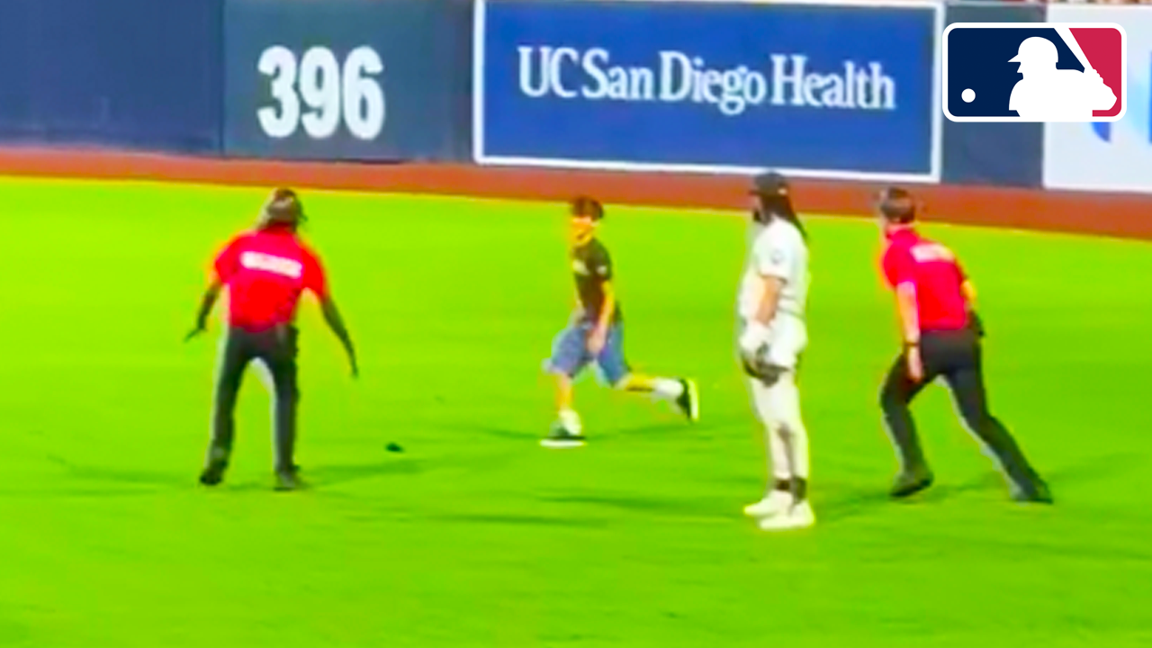 Youngest fan / kid to run on the field in MLB history? | Giants vs Padres 2025 MLB Highlights