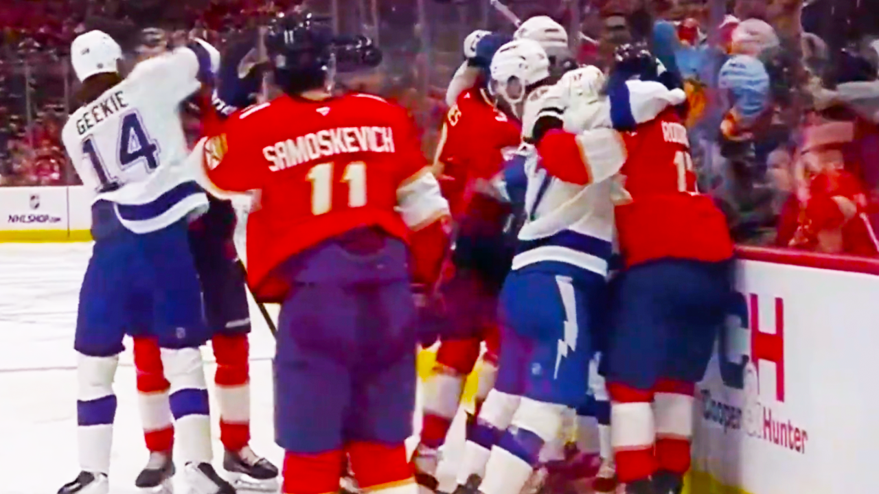 Fight Scrum Ensues After Oliver Bjorkstrand Throws Big Hit On Mackie Samoskevich | Panthers vs Lightning 2025 NHL Pre-Season Highlights